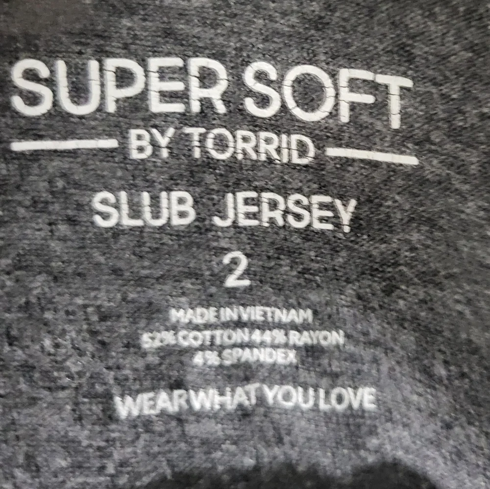 Torrid Womens Super Soft Slub Gray Skull Graphic T-Shirt Size 2 - Picture 2 of 6